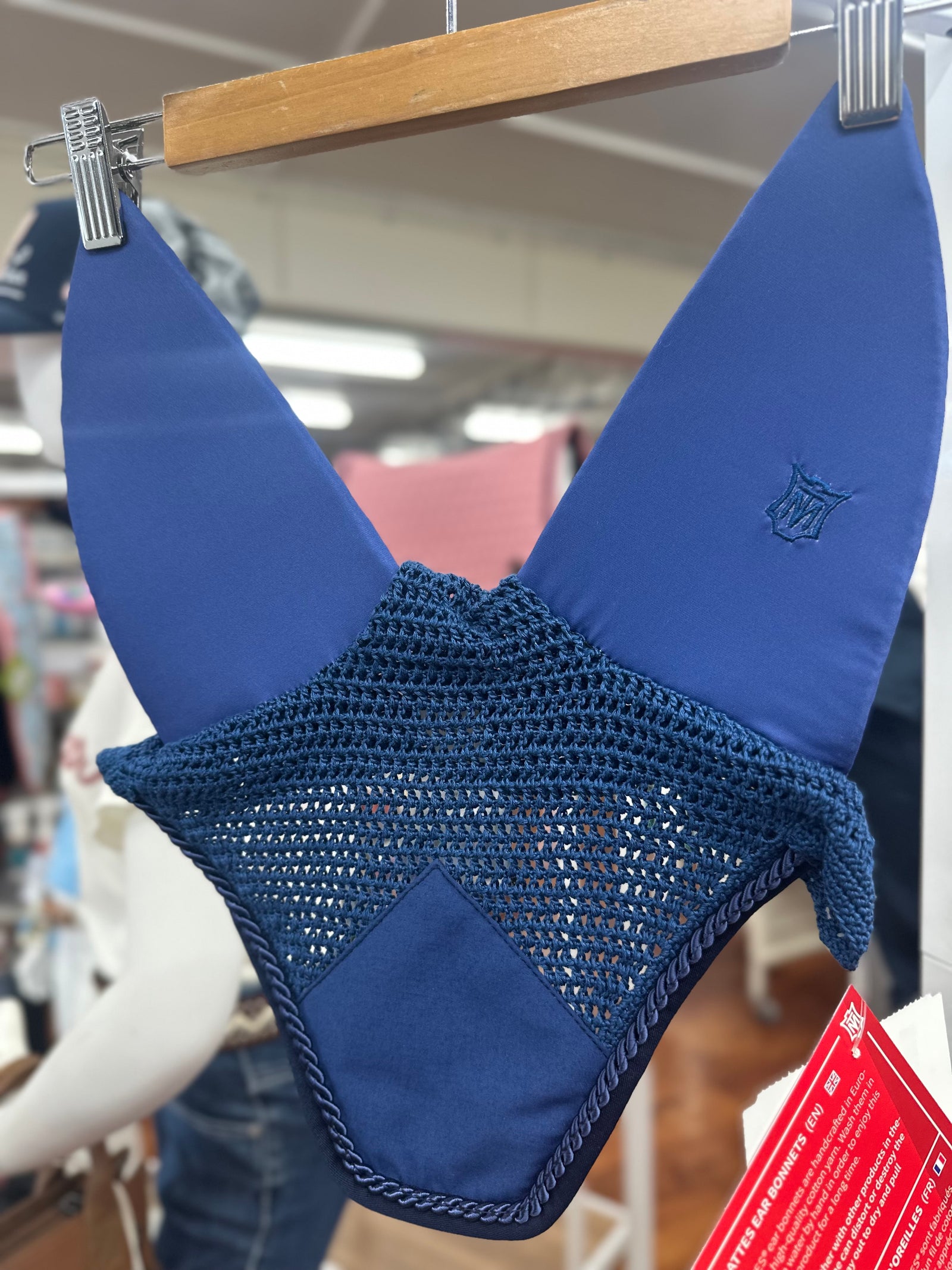 E.A. Mattes Soundless Bonnet