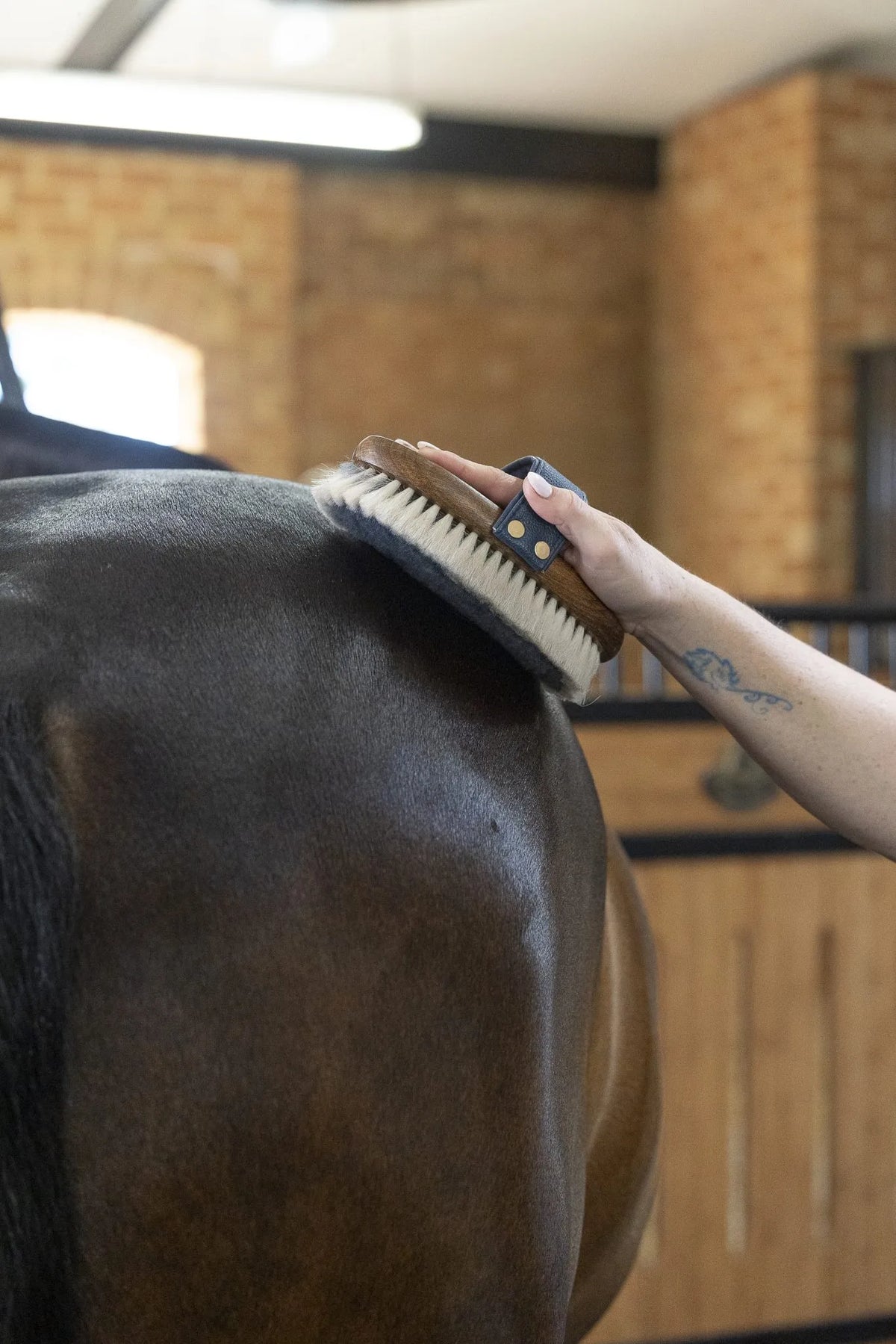 NTR INDULGE L/WOOL FINISHING BRUSH