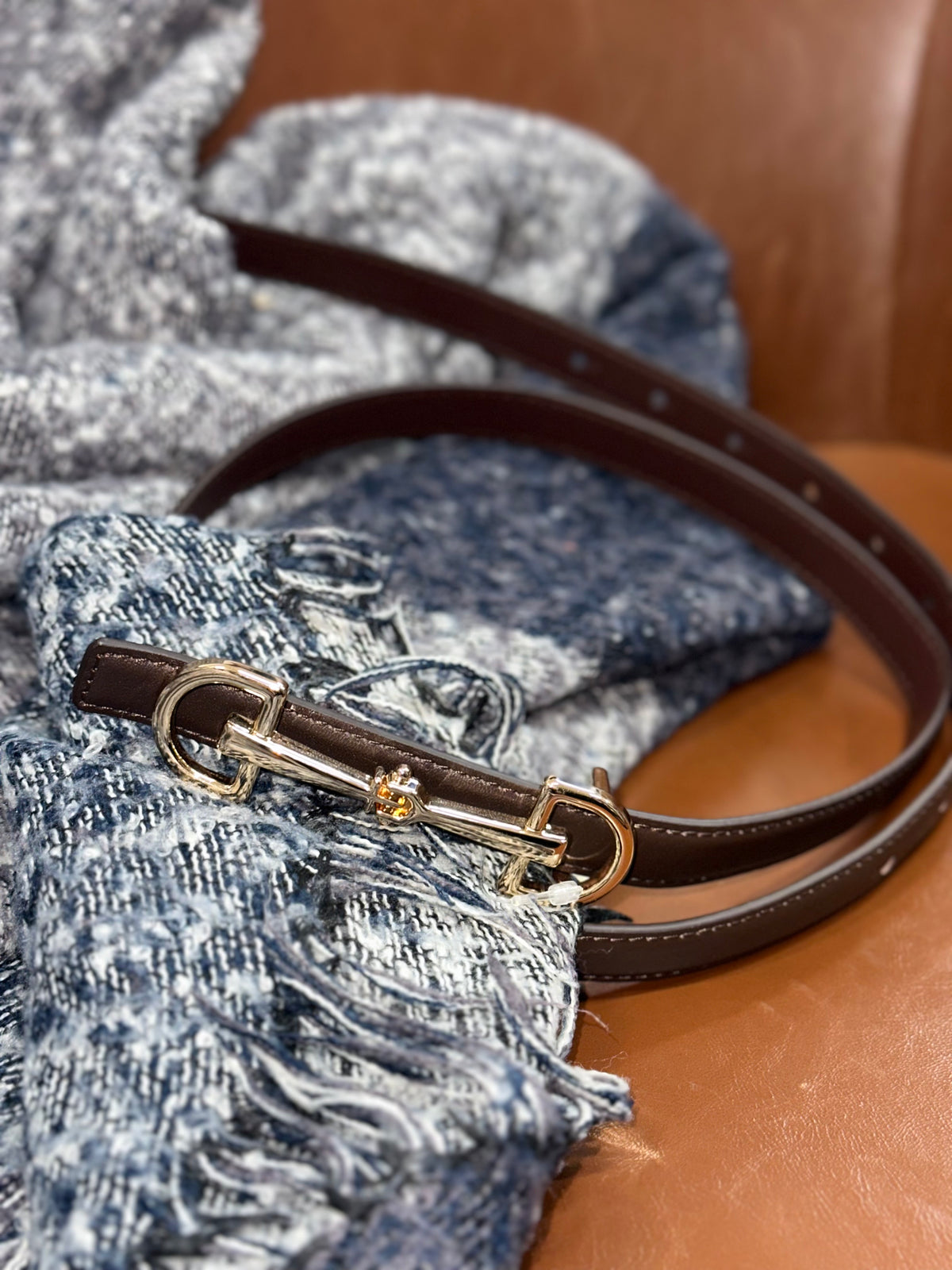 Thin Horseshoe Buckle Belt