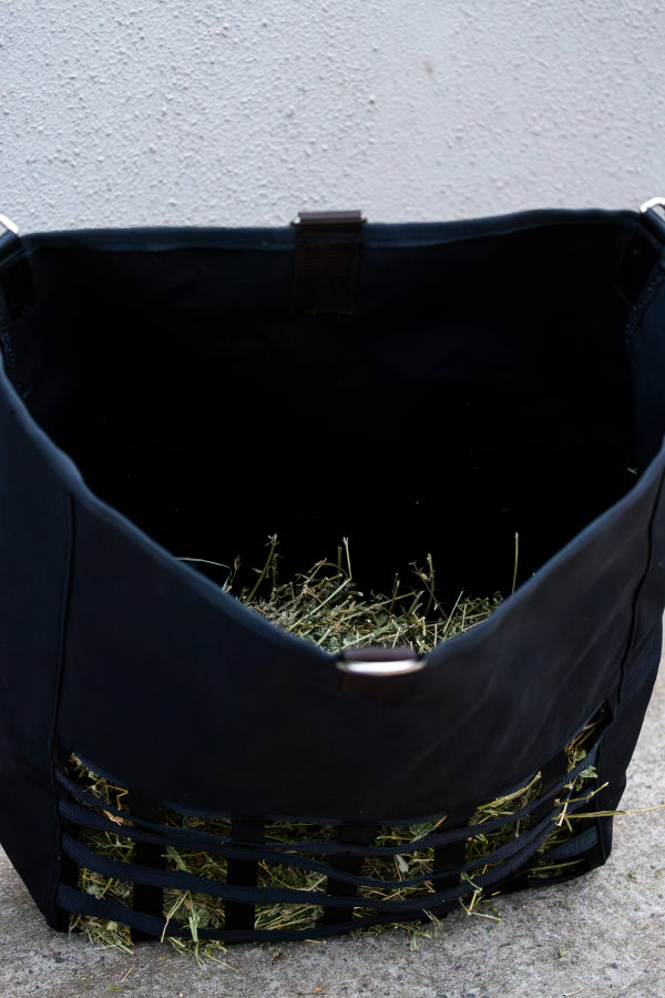 Canvas slow feeder