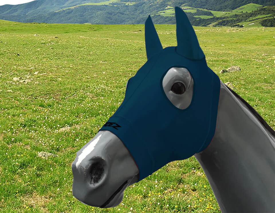 Hidez Hood with Ears and Zipper.