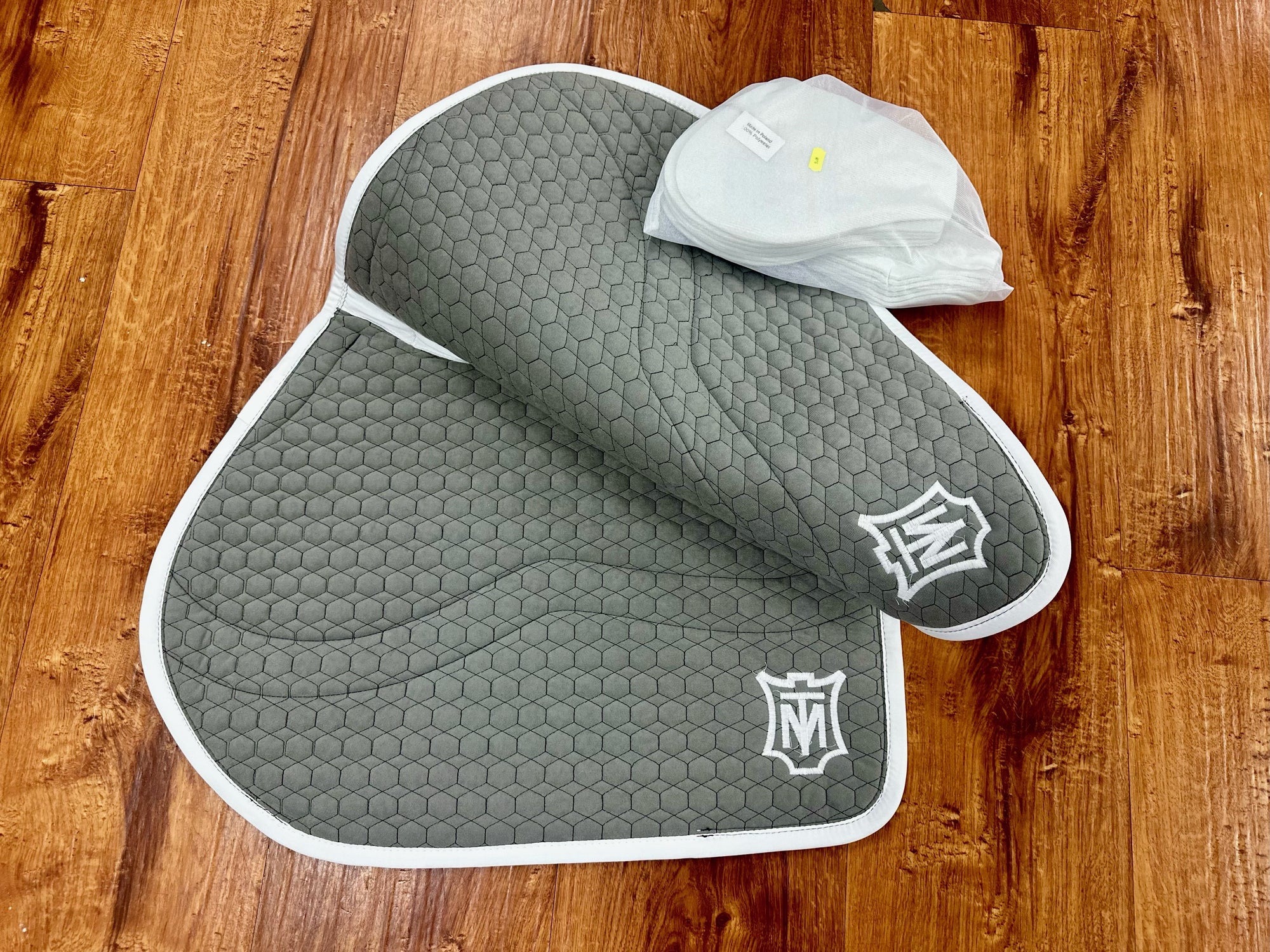Mattes Show Jump Square Pad with Correctional System and White/ Burgundy Pipping